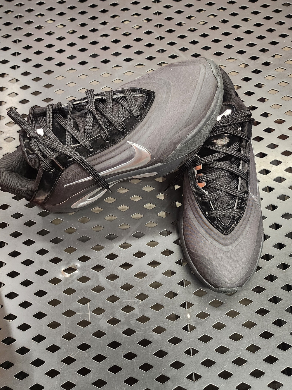 Nike Men’s Black Performance Sneaker